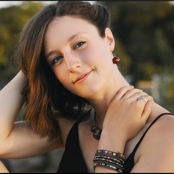 Beaded memory wire bangle - Picture 2 of 3